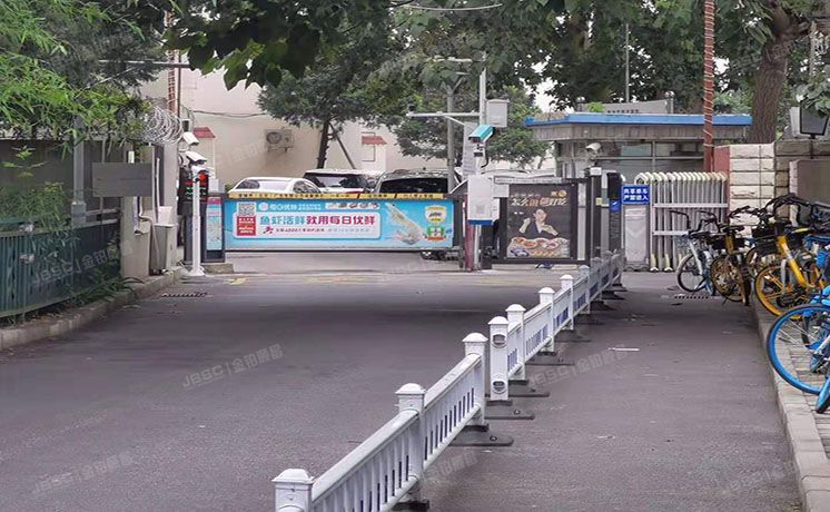 海淀区 万寿路甲1号恩济花园18号楼4层B门401、402及-1层5号、6号（恩济花园）