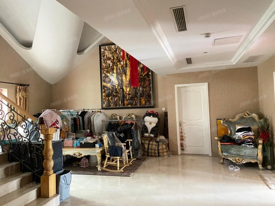 顺义区 丽高王府A-3幢1至3层 别墅