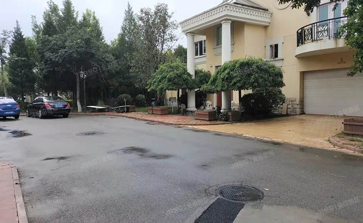 顺义区 丽高王府A-3幢1至3层 别墅