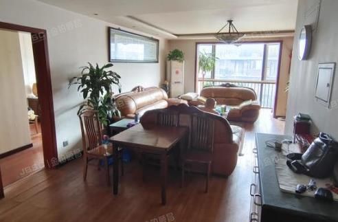 经济技术开发区  金地格林小镇206号楼4层3单元402