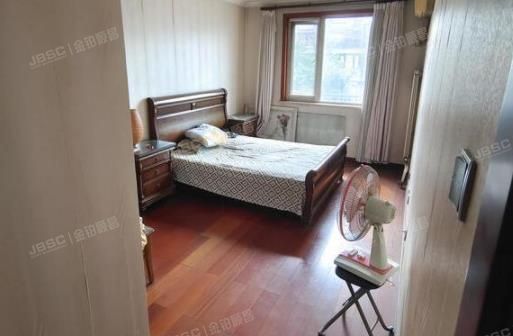 经济技术开发区  金地格林小镇206号楼4层3单元402