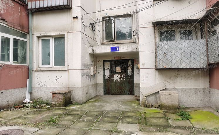 顺义区 樱花园六区10号楼1层一单元101