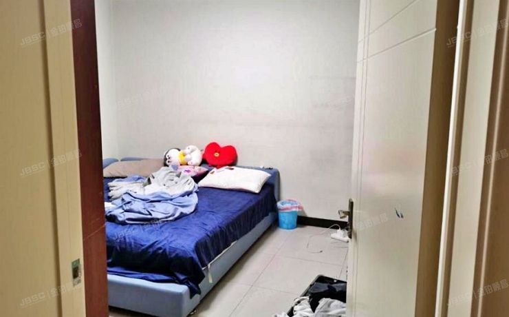 顺义区 馨港庄园二区11号楼1层4单元102（馨港庄园）