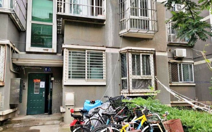 顺义区 馨港庄园二区11号楼1层4单元102（馨港庄园）