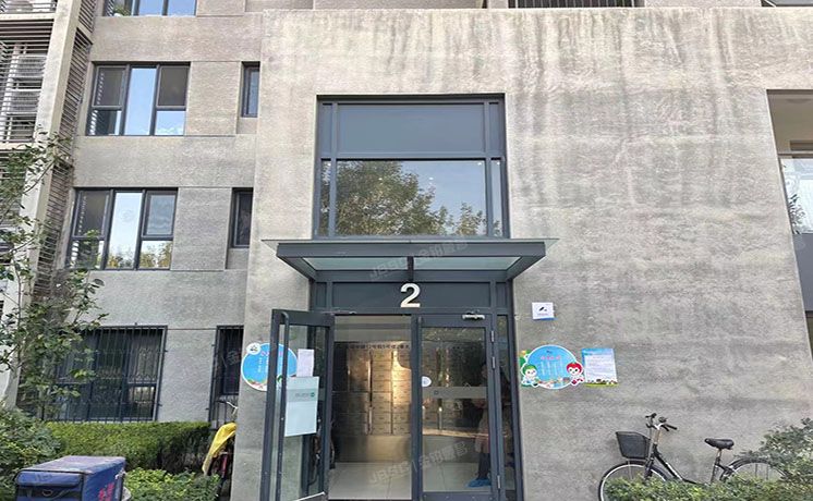 昌平区 龙域中路12号院5号2单元2504室（融泽嘉园）