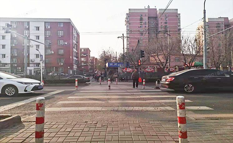 朝阳区 大黄庄南里甲8号楼-2至5层101（大黄庄南里）办公