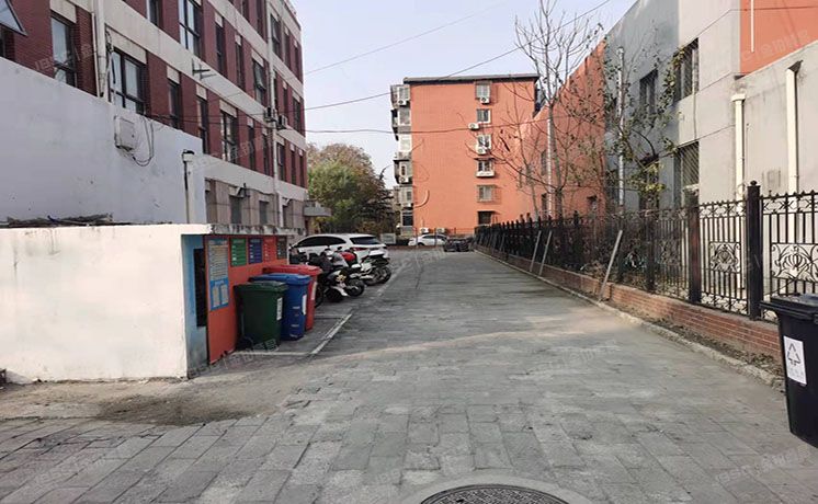 朝阳区 大黄庄南里甲8号楼-2至5层101（大黄庄南里）办公