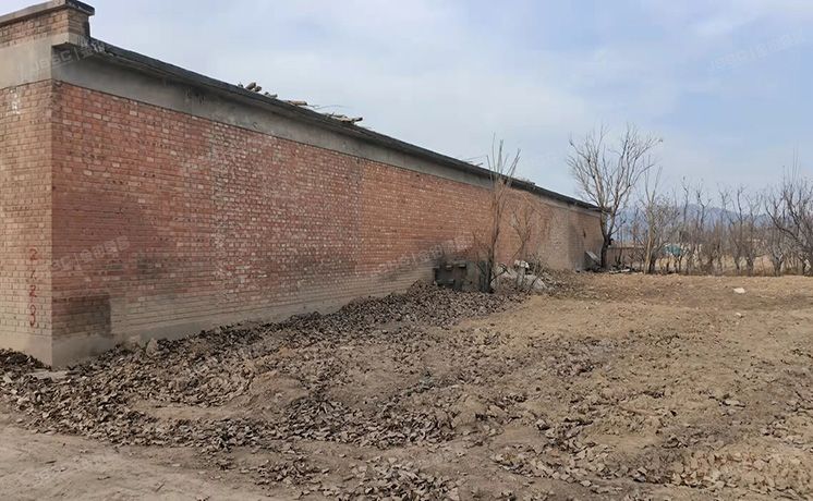 怀柔区 北房镇宰相庄村东的土地及地上建筑、附属设施