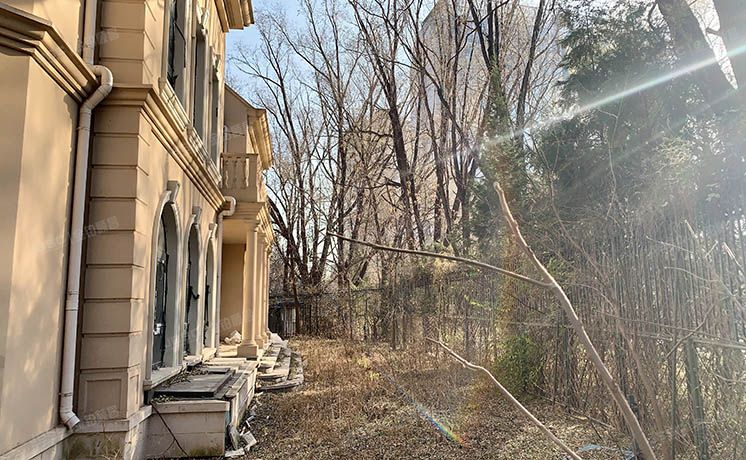 朝阳区 彩虹路2号29号楼房产及占用土地的使用权（银湖别墅）独栋