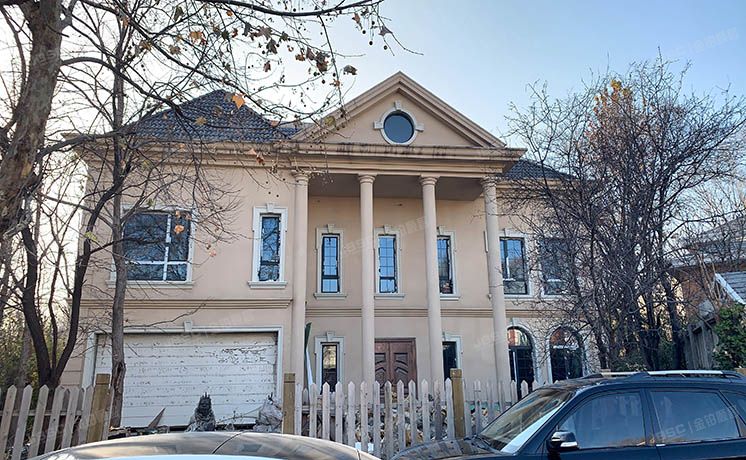 朝阳区 彩虹路2号29号楼房产及占用土地的使用权（银湖别墅）独栋