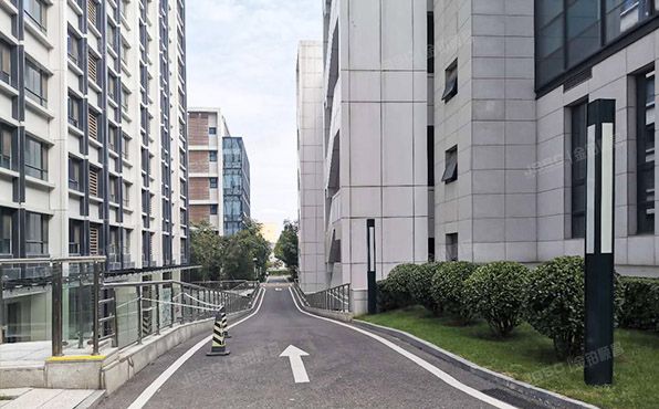 顺义区 信中街12号院5号楼-1至5层102（宏远临空总部港）办公