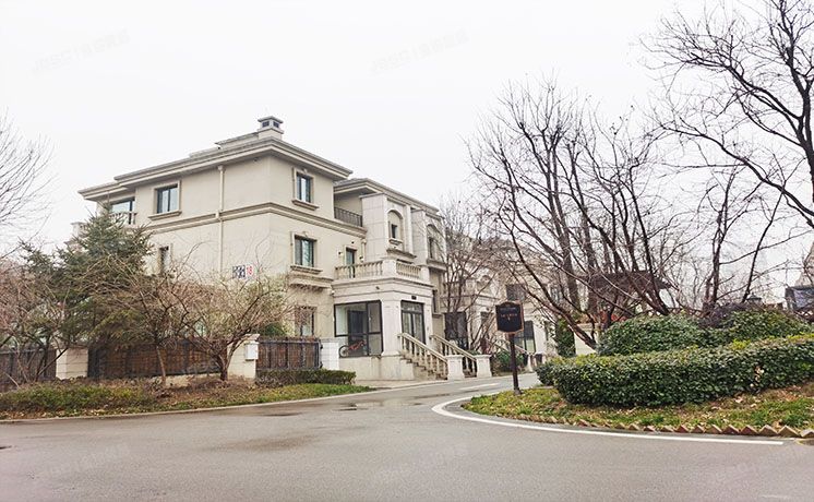 顺义区 坤安路2号院18号楼-1至3层2（鲁能7号别墅）