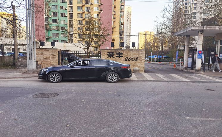 西城区 广安门外大街305号8区7号楼13层1625（荣丰2008）