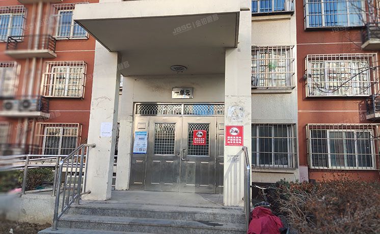 房山区 长政南街8号院1号楼4层二单元402（杨庄子小区）