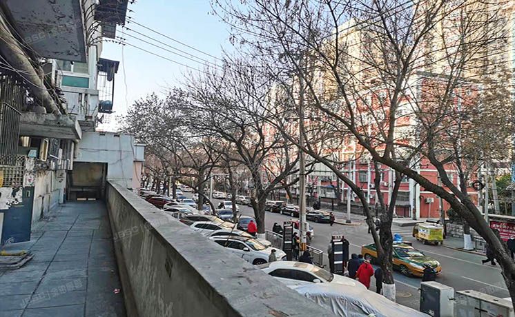 东城区 青年沟路2号楼5单元402号