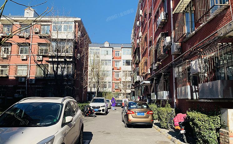 东城区 兴化东里16号楼4层2单元403号（化工大院）房改房