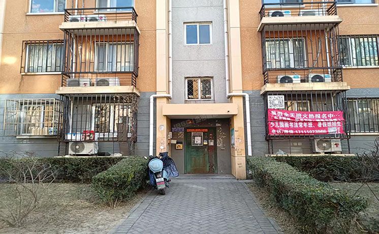 昌平区 回龙观镇龙腾苑二区11号楼1层2单元102（龙腾苑二区）