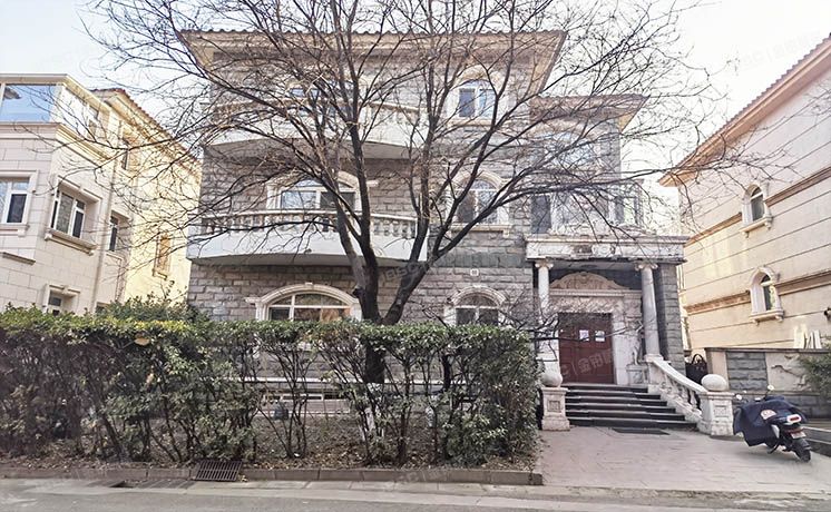 朝阳区 霄云路18号H-18幢-1至3层（京润水上花园）独栋别墅