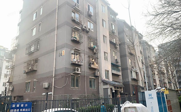 东城区 兴隆都市馨园3号楼-1层2单元204号（兴隆都市馨园）