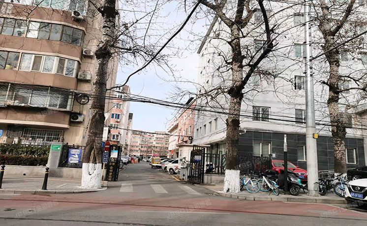 东城区 和平里五区1号楼1层4门102号（和平里五区）