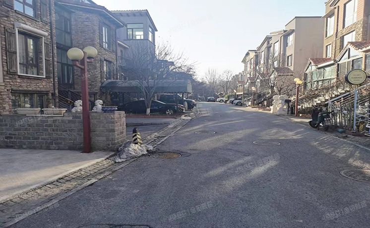 朝阳区 高碑店路181号院255号楼-1至3层102（中海安德鲁斯庄园）别墅