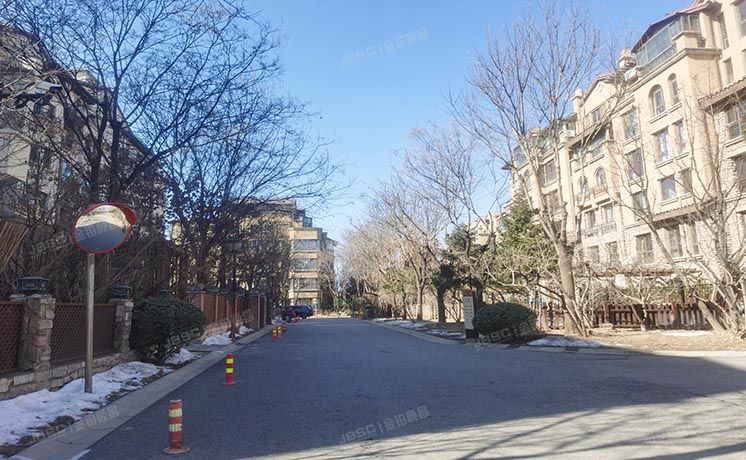 顺义区 香堤漫步庄园三区7号楼1层1单元101室（龙湖香醍漫步）