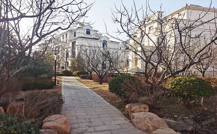 通州区 寨辛庄前街2号院27号楼1至4层103（融创千章墅）别墅