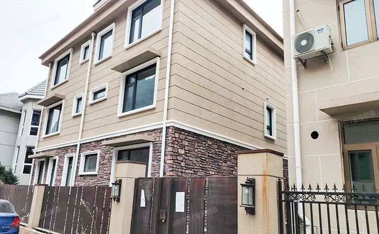 延庆区 张山营镇龙聚山庄龙聚北区68号1至3层（龙聚山庄）别墅