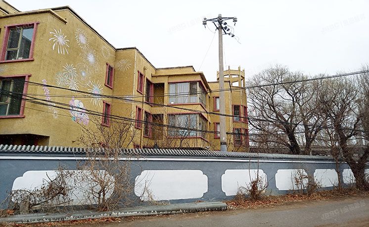 昌平区 麻秦路西100米的18栋连体别墅