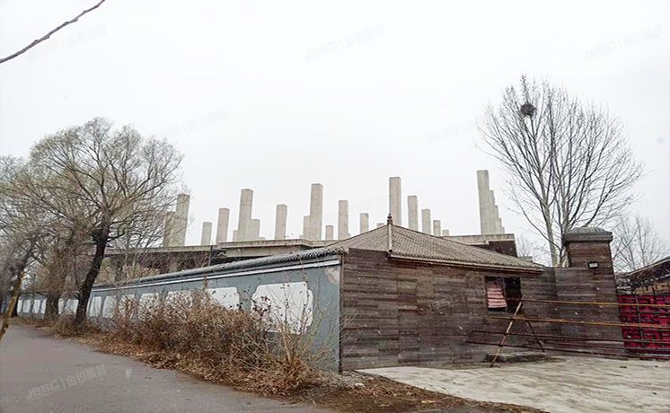 昌平区 麻秦路西100米的18栋连体别墅