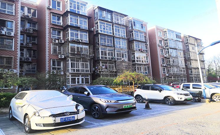 房山区 良乡地区通尚苑6号楼5层2-502（通尚苑）