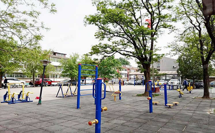 海淀区 香山南辛村20号2号楼2层1门202（中科院植物所家属院）