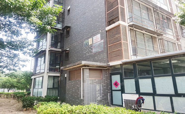 顺义区 裕龙花园三区1号楼2层2单元202号（裕龙花园三区）