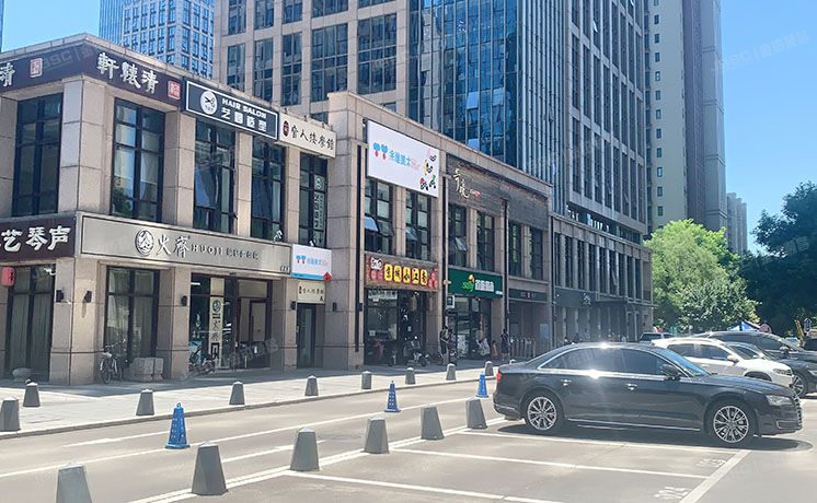 经济技术开发区 林肯公园21至28号楼地下车库-1层-101和22号楼1层102 商业