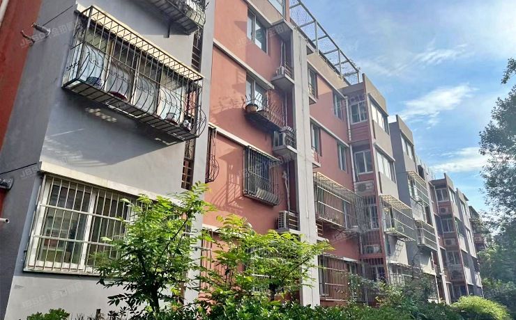 昌平区 回龙观镇龙禧苑二区15号楼1层3单元101号（龙禧苑二区）经适房