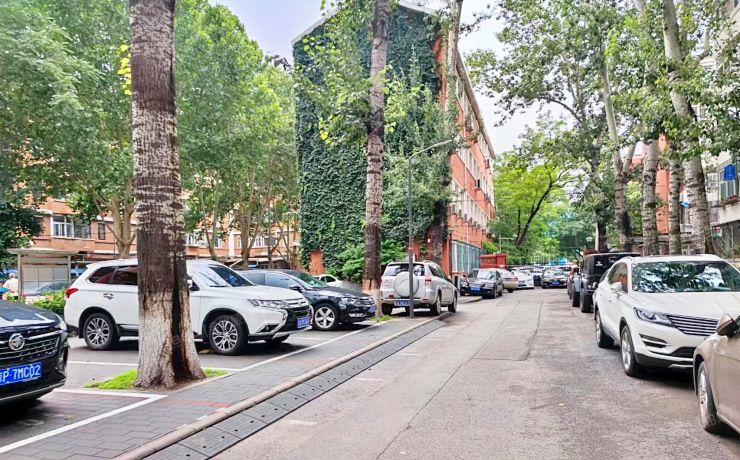 海淀区 西三环北路105号西1区塔3号楼1层65号（师范大学家属院小区）