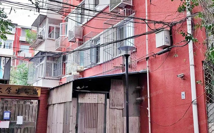 海淀区 西三环北路105号西1区塔3号楼1层65号（师范大学家属院小区）