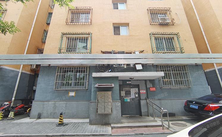 西城区 南露园6号楼2层8门201、002（南露园）