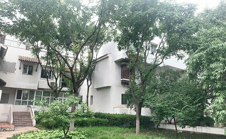 经济技术开发区 凉水河一街37号院21号楼1层甲单元102+储藏室、1车库（赢海庄园）