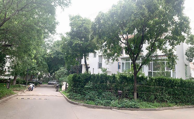 经济技术开发区 凉水河一街37号院21号楼1层甲单元102+储藏室、1车库（赢海庄园）