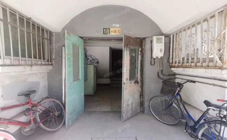 大兴区 西红门宏盛家园18号楼1单元302号（宏盛家园）