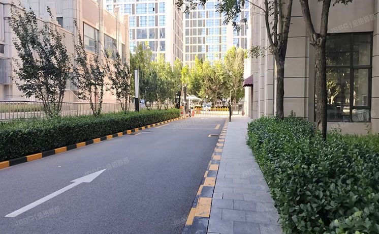 平谷区 新华联YOYO悦城2号楼1至3层2-7号