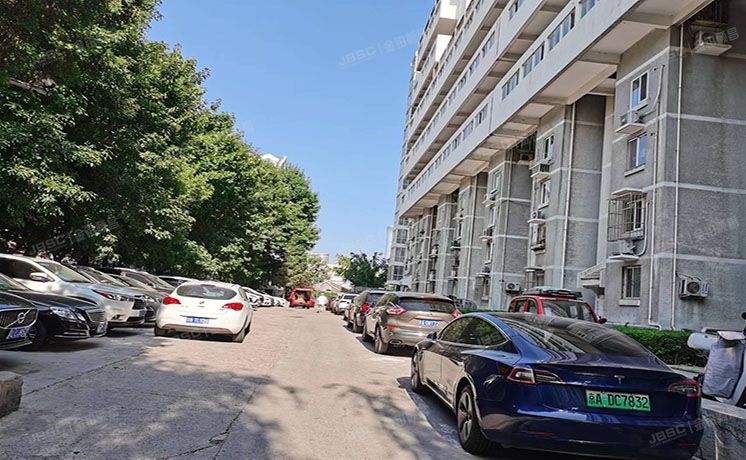 东城区 朝阳门南小街16号楼4层4单元403 按经适房管理