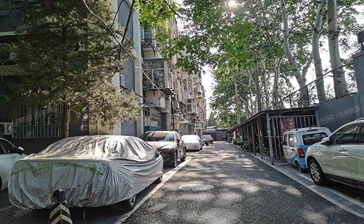 东城区 朝阳门南小街16号楼4层4单元403 按经适房管理