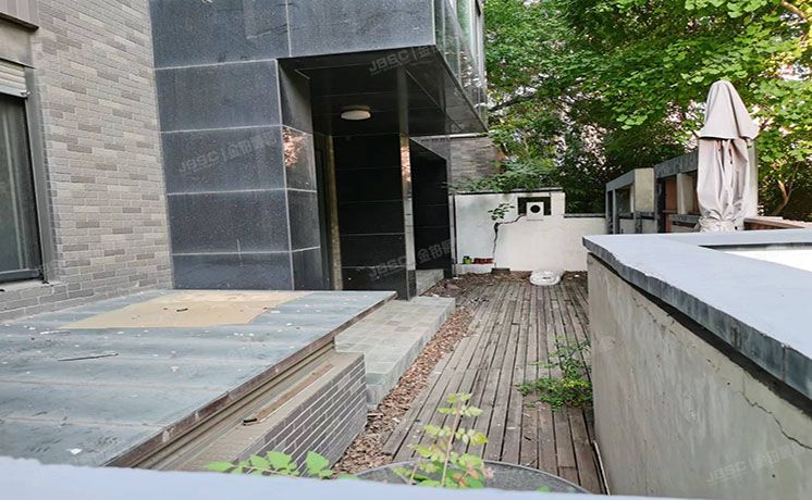 朝阳区 国奥村1号楼1层1单元102（带院子）