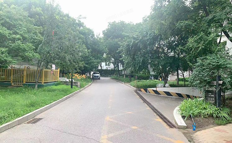 经济技术开发区 赢海庄园1号楼1层乙单元102