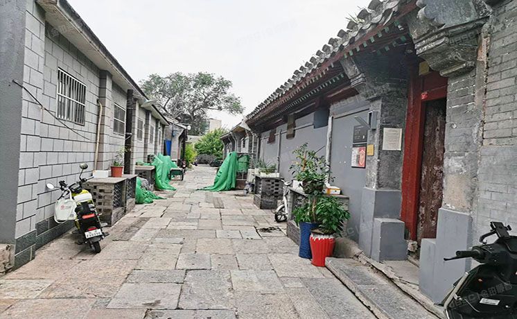 东城区 草场八条37号6号1层 平房