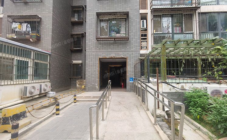 顺义区 裕龙花园三区2号楼3层2单元304号