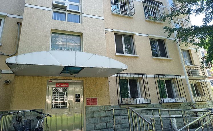 房山区 世界名园3号院18号楼2层4单元202号