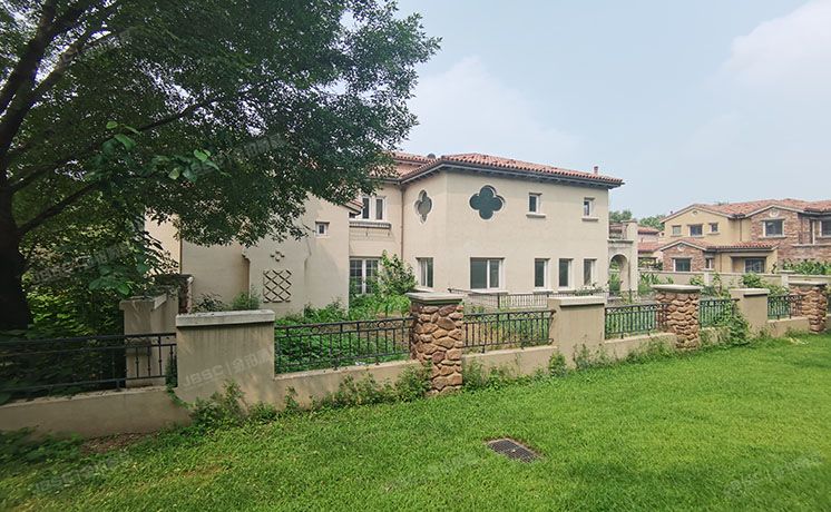 昌平区 御汤山一区88号1至2层 别墅